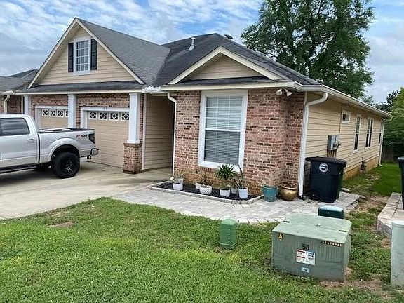 2nd image of 5513 Hampton Woods Way