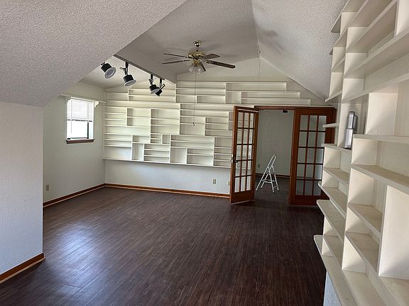3rd image of 972 Barbarosa Rd
