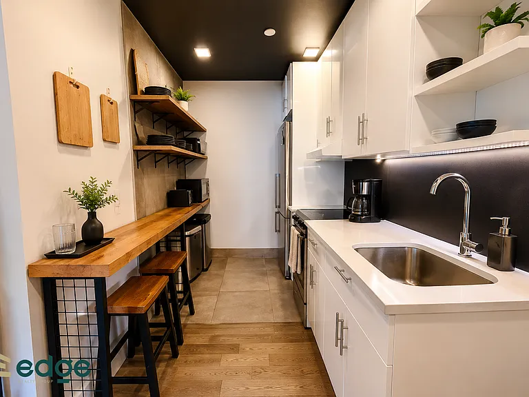 28 Wilson Ave #1R — Photo 2