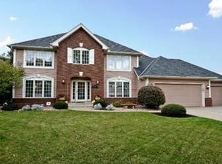 5943 Parkwood Dr, Shoreview, MN 55126