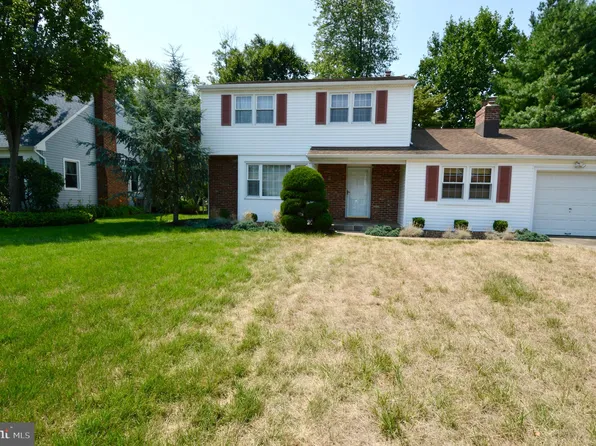 207 Harvest Rd, Cherry Hill, NJ 08002