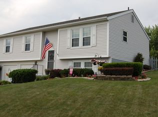 405 Meadows Blvd, Pickerington, OH 43147