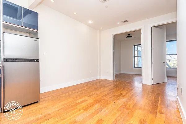 Rented by MySpaceNYC | media 29