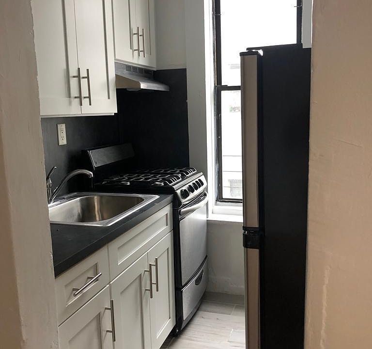 2nd image of 1296 Pacific St APT 314