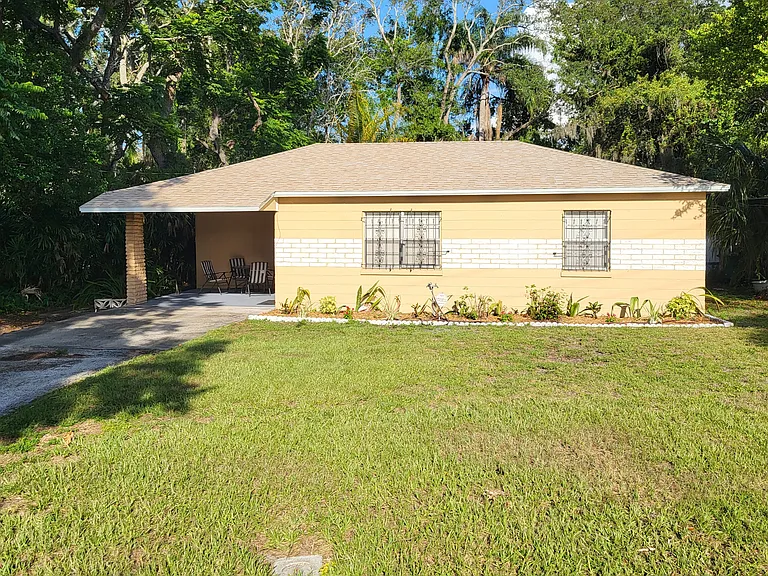 10815 N Edison Ave — Photo 1