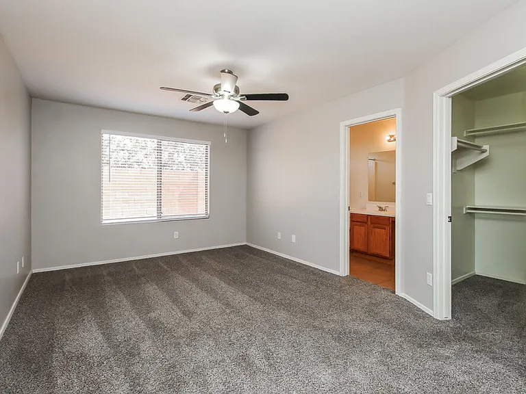 11026 E Delta Ave — Photo 9