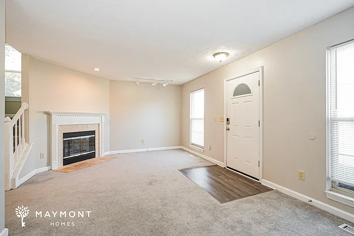 1449 Pepper Ln — Photo 5
