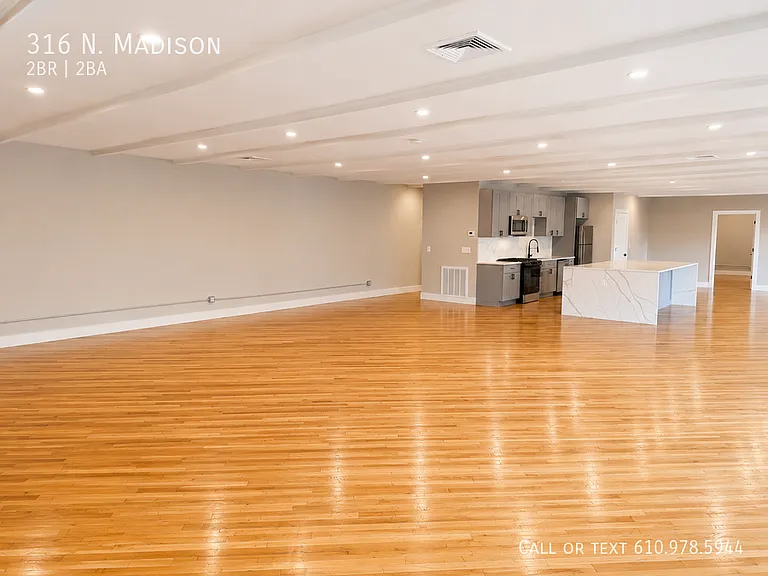 316 N Madison St — Photo 12