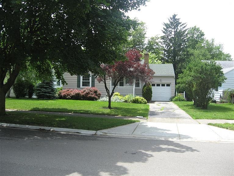 1st image of 2767 Crescent Blvd