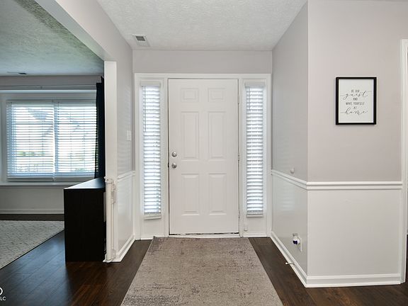 3rd image of 407 Autumn Springs Dr