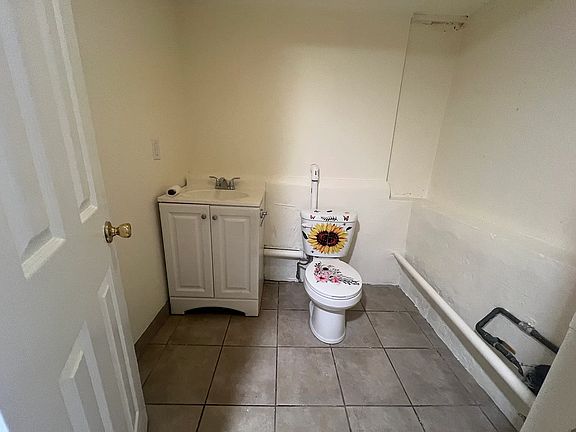 5th image of 811 13th St