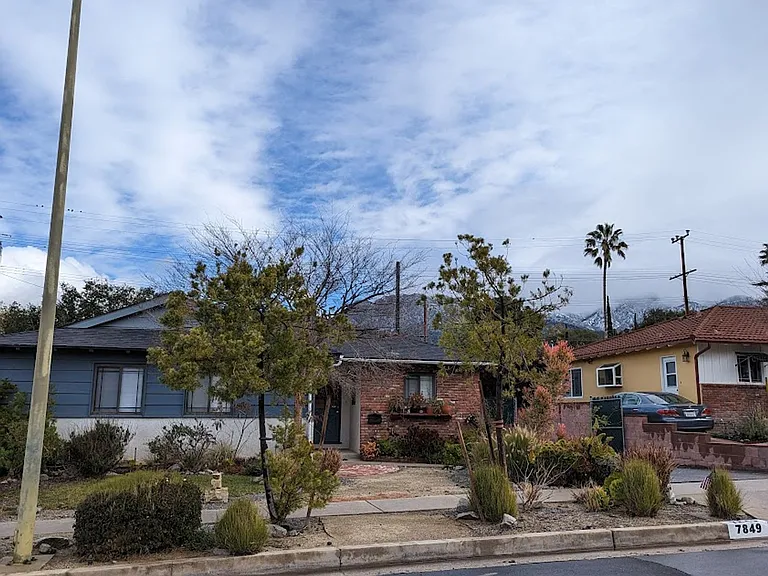 7849 Beckett St — Photo 37