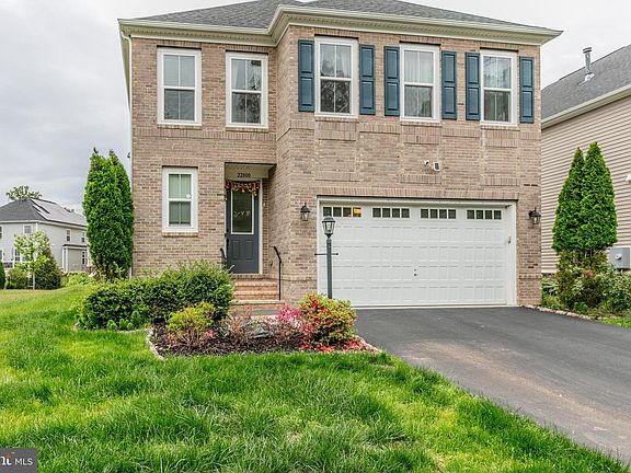 3rd image of 22800 Bubbling Brook Dr