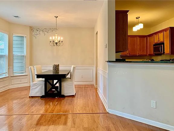 5th image of 248 Parc View Ln