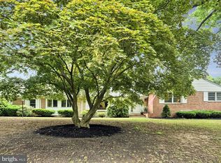 4346 Crestview Rd, Harrisburg, PA 17112