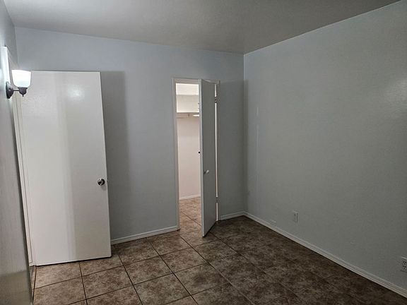 5th image of 1002 W Flora St #1004