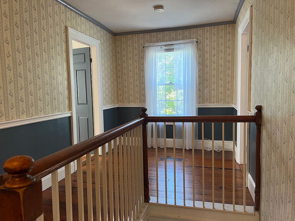 2nd floor landing