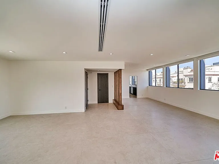 145 S Maple Dr #401 — Photo 11