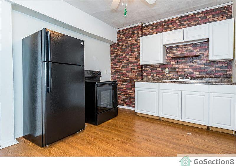 1st image of 819 Carlisle Ave