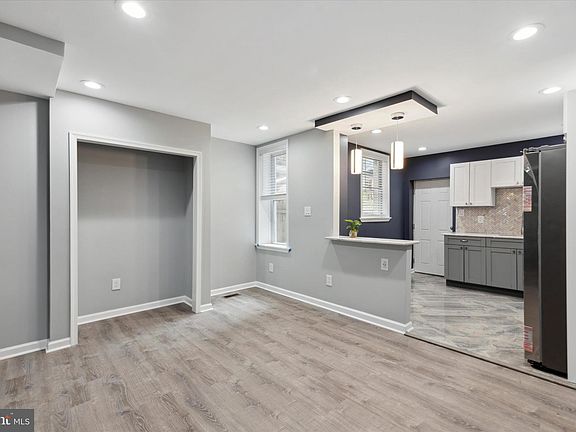 5th image of 415 W Wyoming Ave
