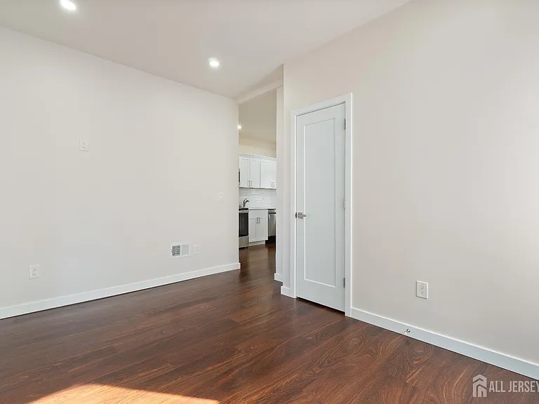 826 George St #1STFL — Photo 12