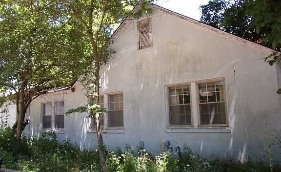 5th image of 856 E Main St