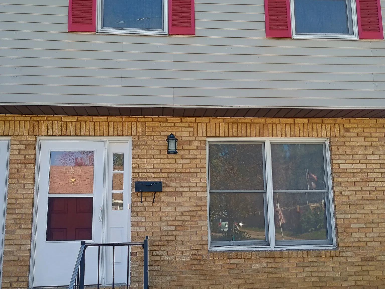 3 bed, 1890 sqft, $1,650 — Photo 1