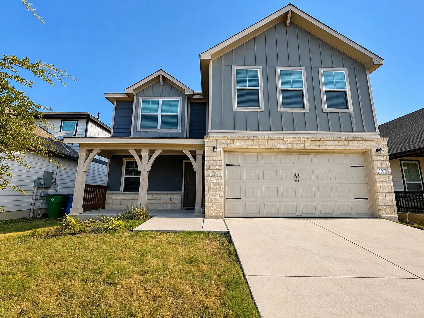 4 bed, 2.5 bath, 2440 sqft, $2,700 — Photo 1