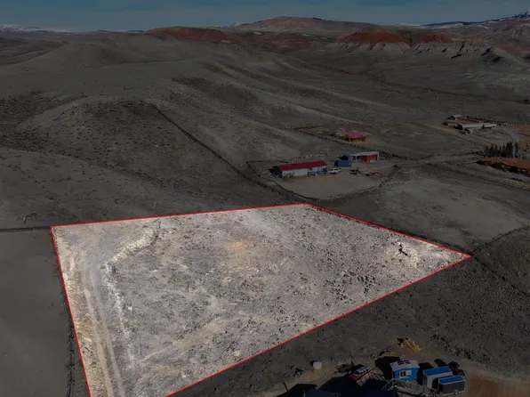 4 Deer Rd, Dubois, WY 82513