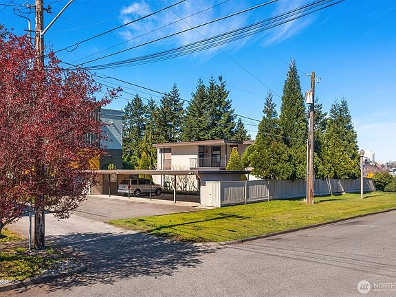 3rd image of 3202 S D Street