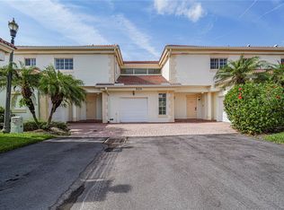 524 7th Sq APT 102, Vero Beach, FL 32962