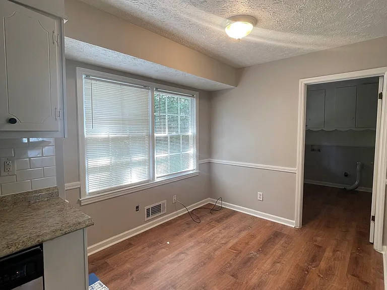 2397 Rockbridge Rd — Photo 11
