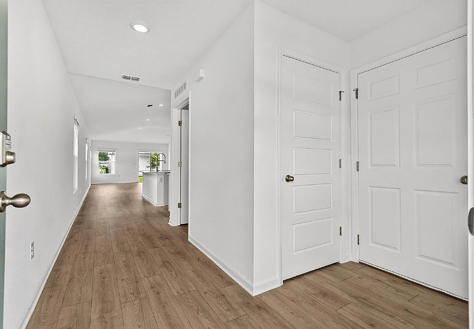 3 bed, 2.0 bath, 1400 sqft, $1,995 — Photo 4