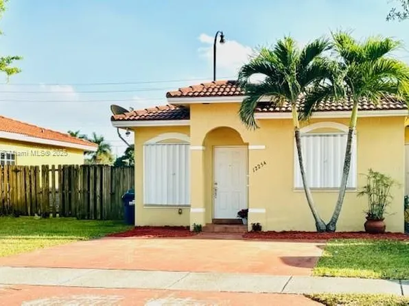 12254 SW 215th Ter, Miami, FL 33177