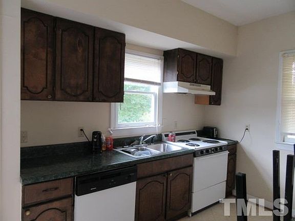 5th image of 1309 College St