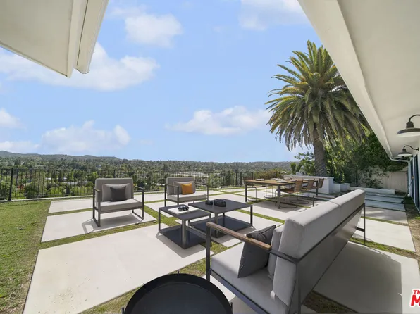 23500 Aetna St, Woodland Hills, CA 91367
