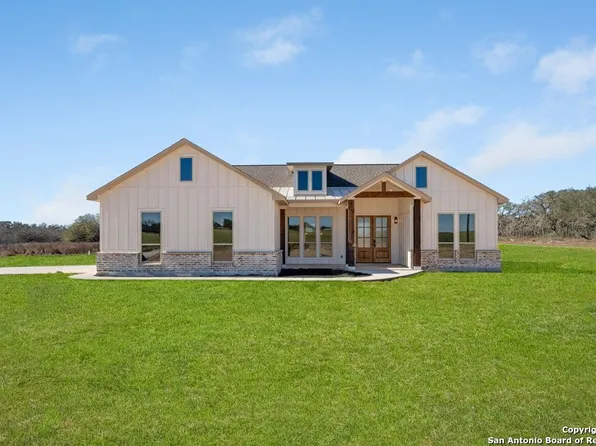 681 Eichman Rd, Poteet, TX 78065