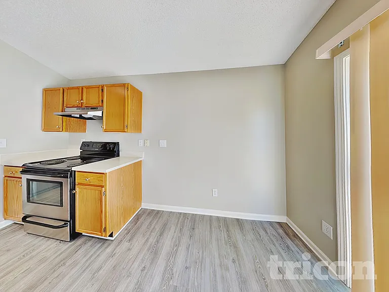 115 Markham Dr — Photo 5