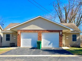 252-254 N Cross St, Sycamore, IL 60178