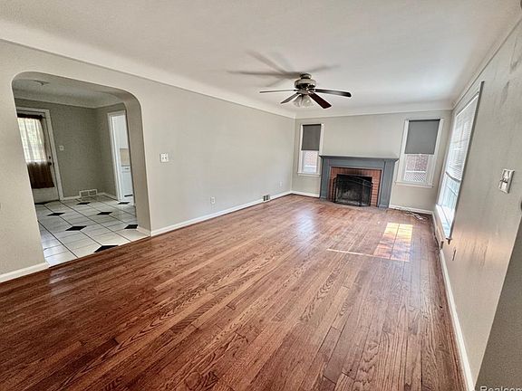 4th image of 13688 Vernon St