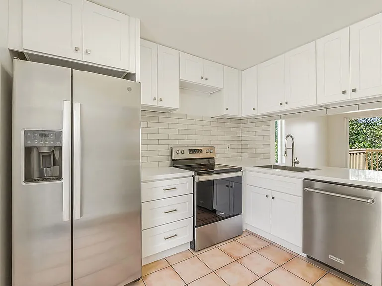 19 Thoreau Cir — Photo 5