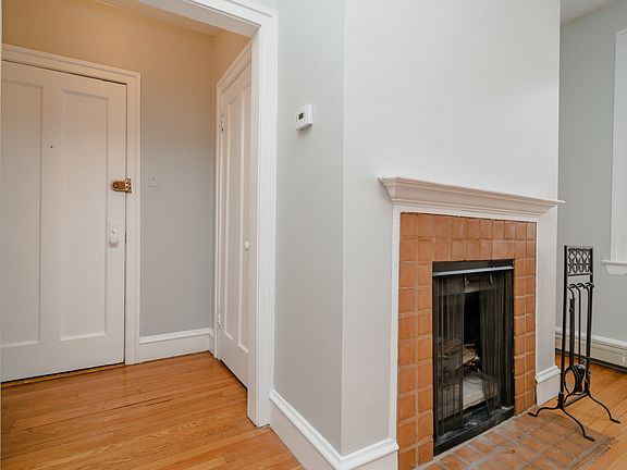 5th image of 636 W Waveland Ave APT 4D