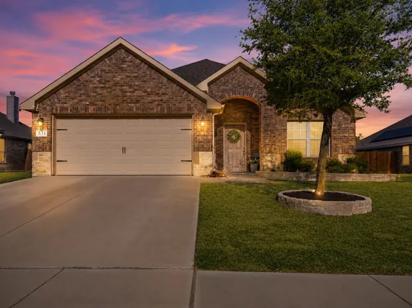 531 Hidden Springs Trl, Azle, TX 76020