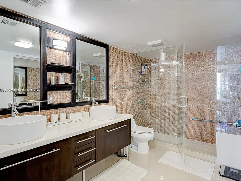 100 Bayview Dr #428 — Photo 14