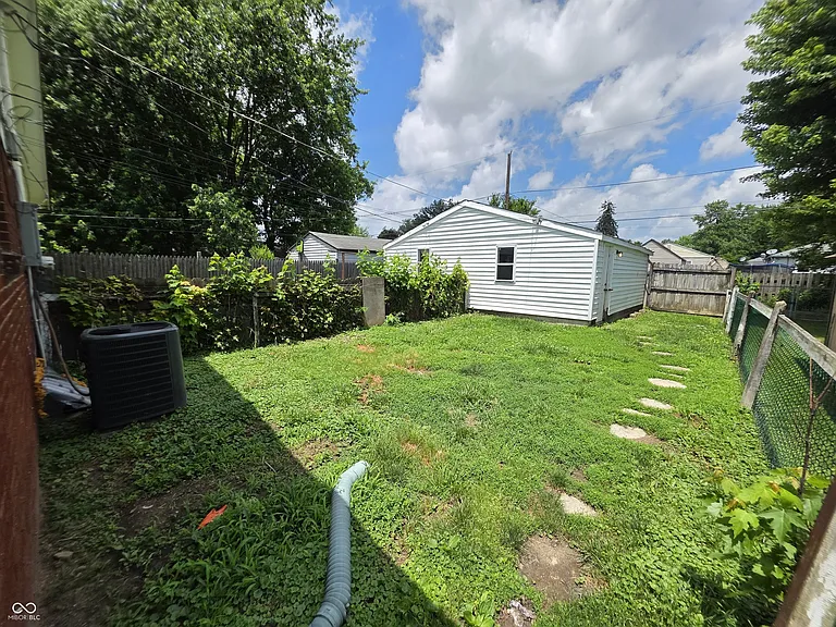 2036 Calhoun St — Photo 15