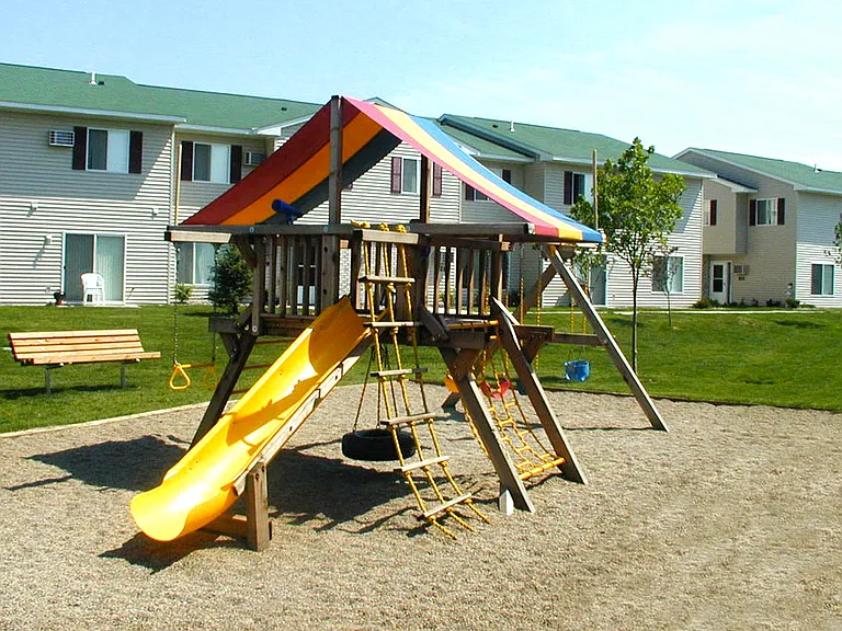 Eagle Creek Townhomes — Photo 9