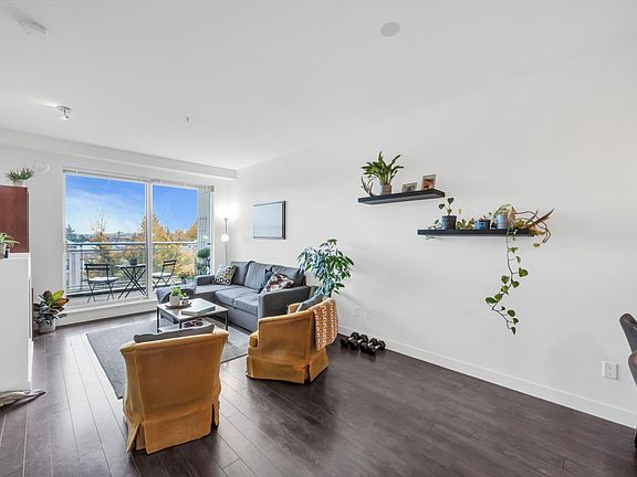 3rd image of 3333 Main St #412