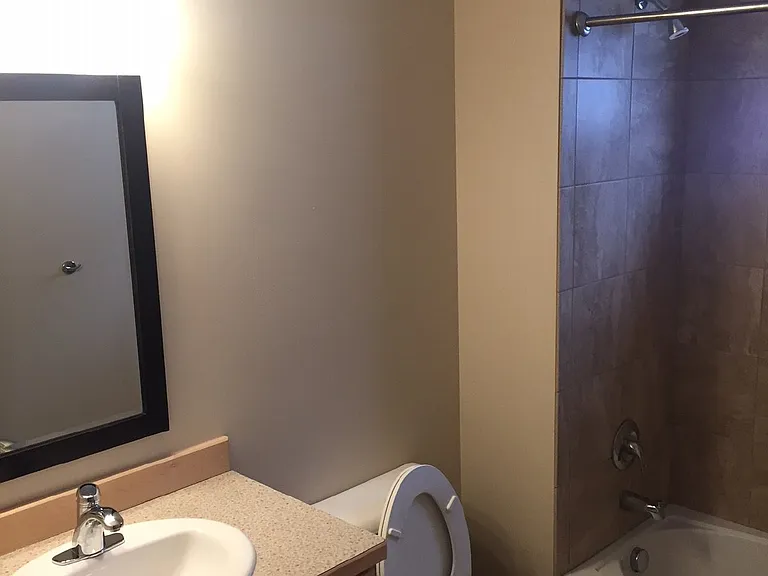 620 S 20th Ave #104 — Photo 3