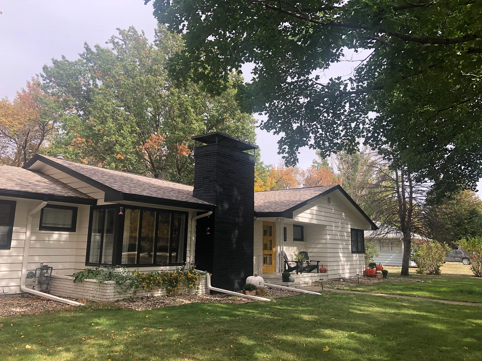 1107 Breezy Meadow Ln — Photo 1