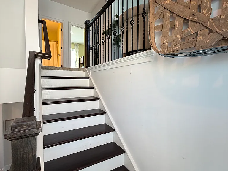 1542 Banning St — Photo 18